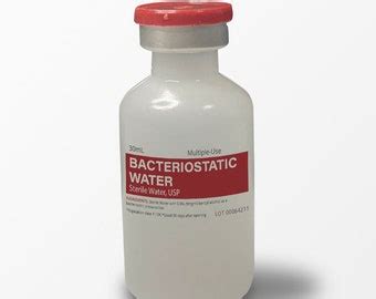  Bacteriostatic water for injection contains preservative and should not be used in place of SW for injection, especially in instances where injections may be given intrathecally or epidurally, or in specific patient populations (e. . Bacteriostatic water vs reconstitution solution
